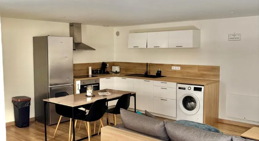 Appartement plein coeur village - Image 1