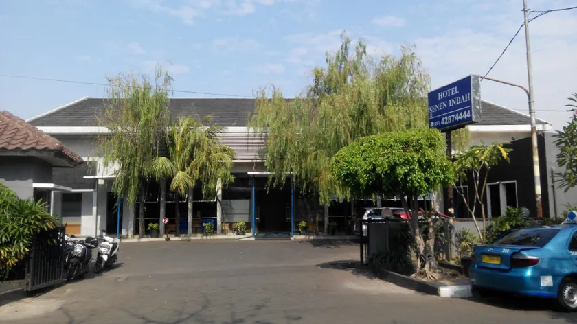 Hotel Senen Indah Syariah - Image 1