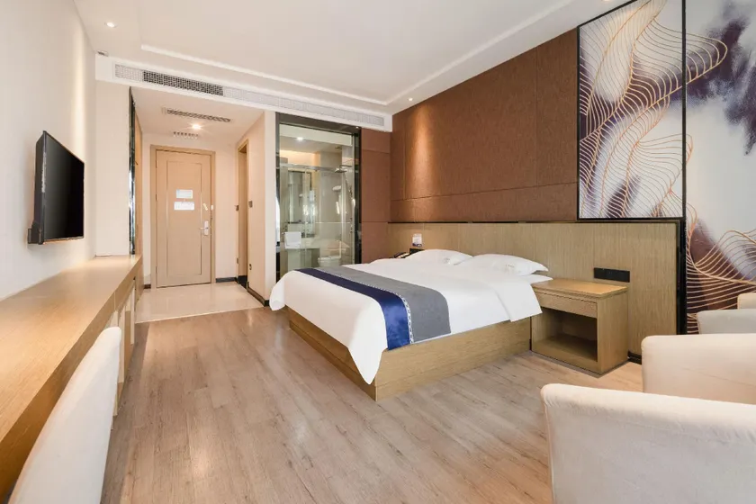 Sanfeng Hotel - Image 1