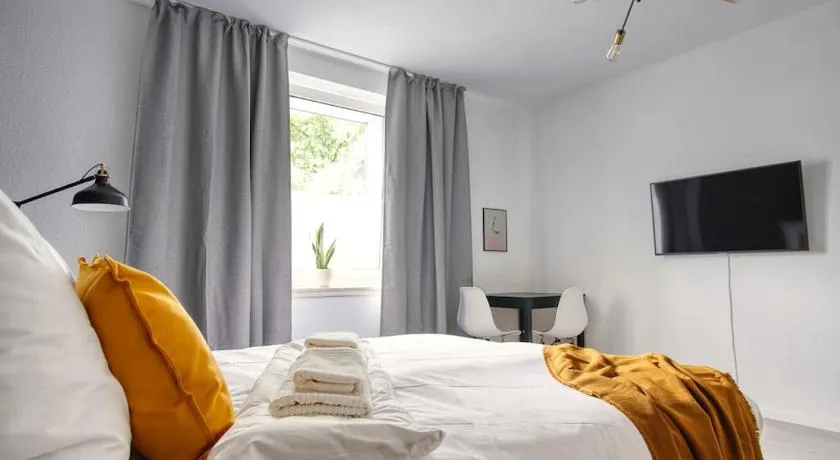SpaceStays Two-Room Suite WIFI Netflix - Image 1