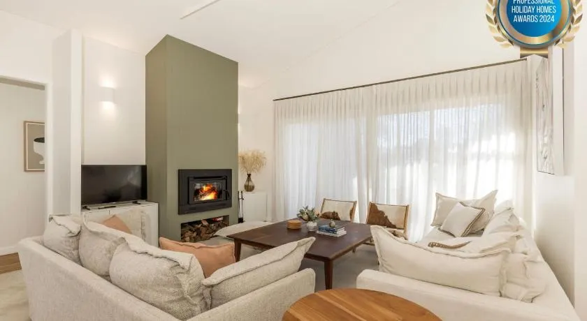Carramar - Fireplace - Absolute Waterfront - Image 1