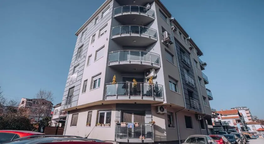 Darki Apartments 4 - Very central, two and three bedrooms apartments with free parking - Image 1