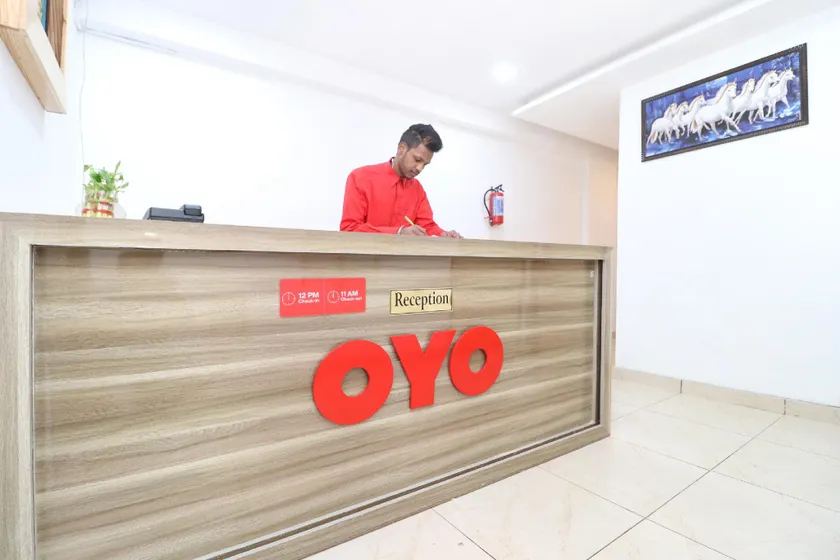 OYO Hotel R K Grand - Image 1