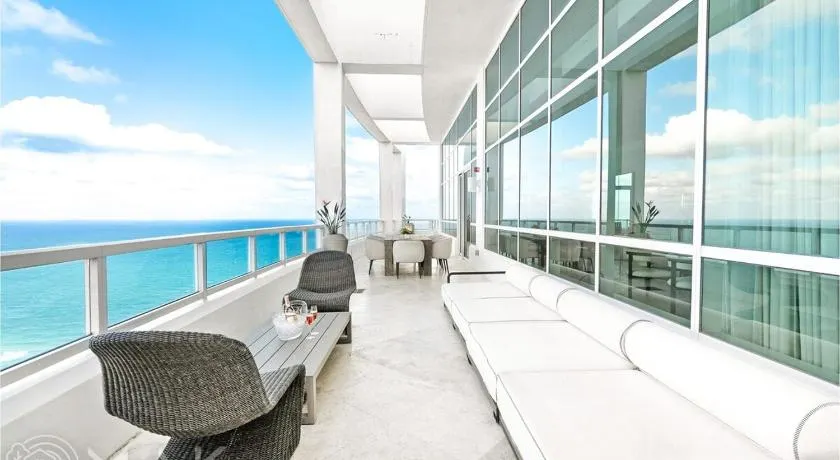 FontaineBleau Penthouse The Pinnacle of Luxury - Image 1