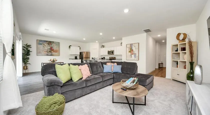 Modern Comfort, Close to Everything - Image 1
