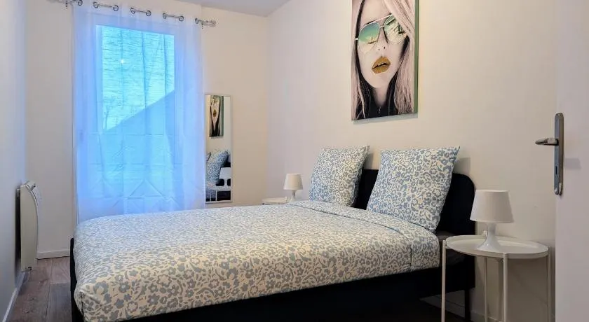 Le Vauban - appartement 2 chambres, salon, cuisine équipée, parking et wifi gratuit - Image 1