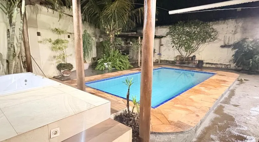 Casa confortável Piscina, hidro 4 Q para Moto GP - Image 1