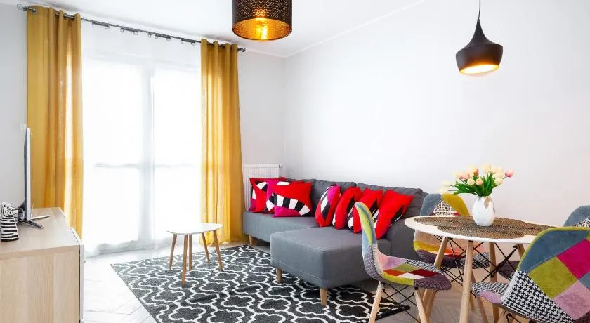 Apartments Rondo Wiatraczna by Noclegi Renters - Image 1