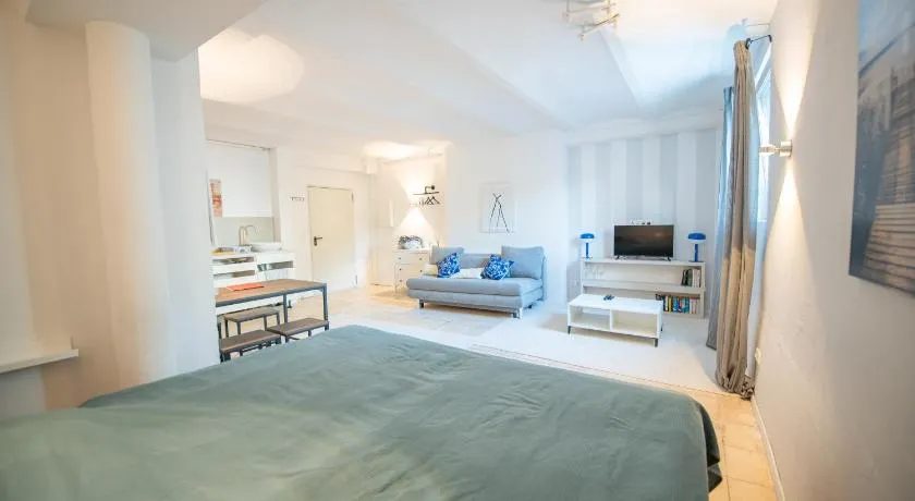 Kingsize Bett, Nahe Stadt und Alster, Ruhig - Image 1