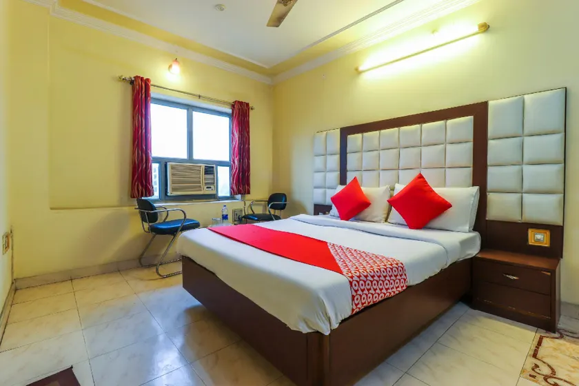Hotel Sai Vatika Guest House - Image 1