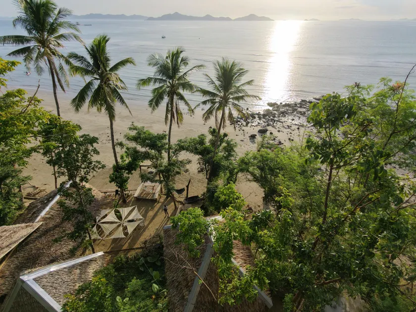 Tapik Beach Park Guest House - Image 1