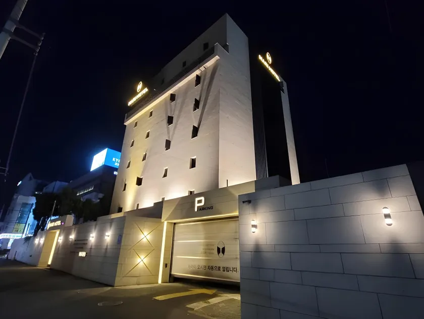 Mari Hotel Terminal Branch - Image 1
