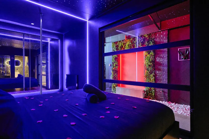 Loveroom Ô Diable Des Plaisirs - Image 1