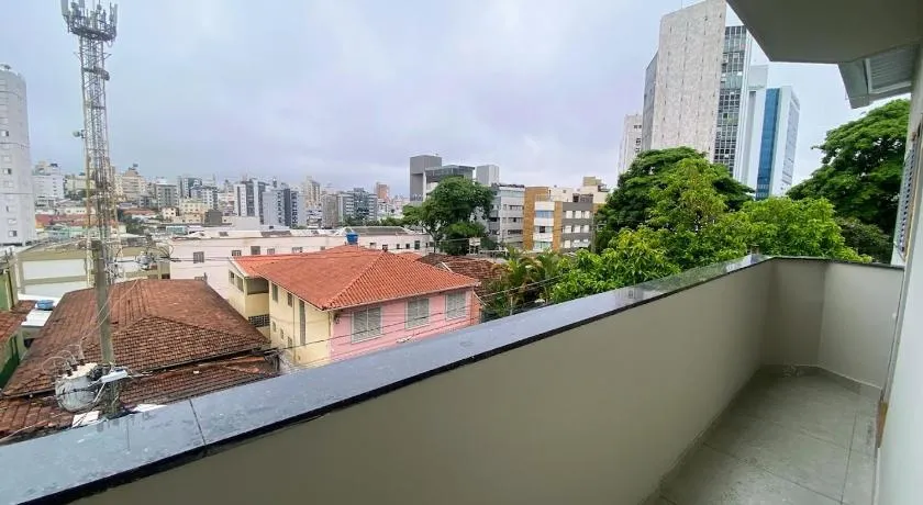 Prado Premium Lofts e Kitnets com Ar-Condicionado e TV Smart - Image 1