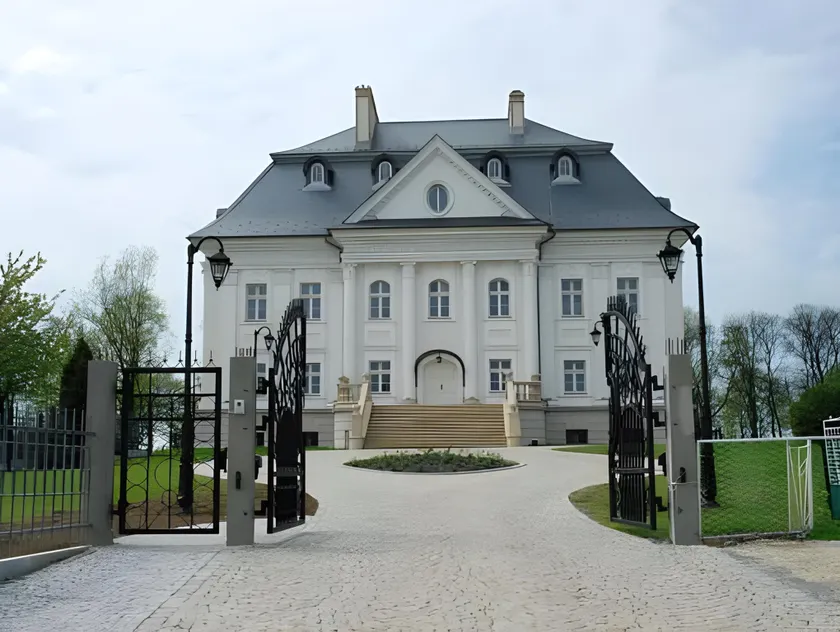 Hotel Pałac Borynia - Image 1