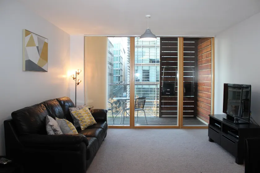 Cotels at Vizion Serviced Apartments, Superfast Broadband, Central Location, Free Parking, Fully Equipped Kitchen - Image 1