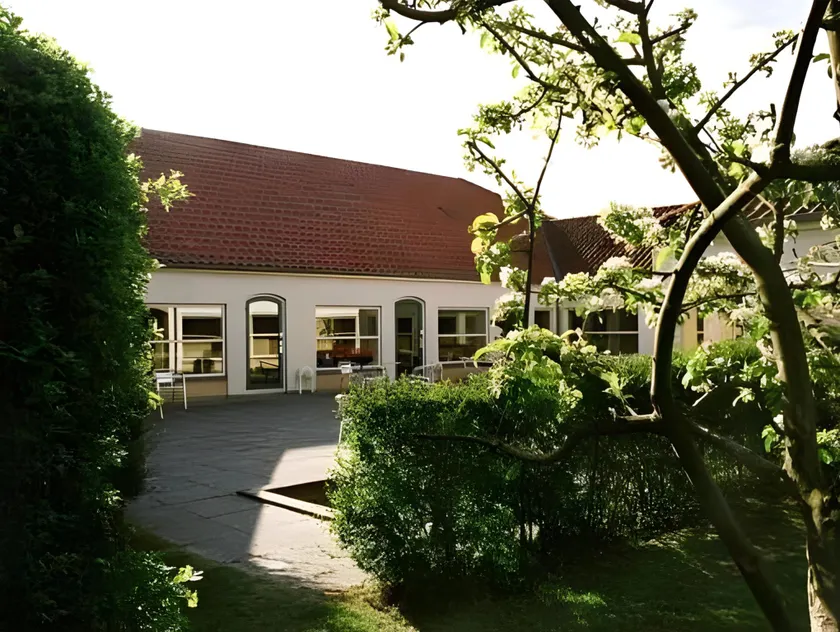 MOVE Eco Health Hotel - Image 1