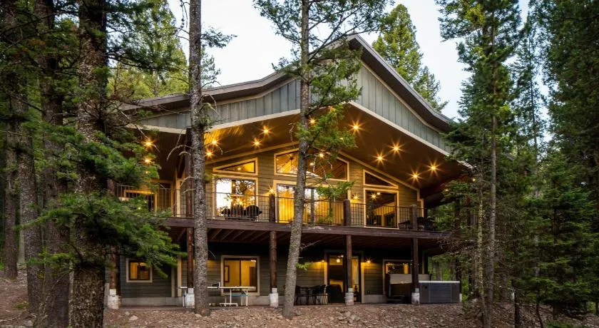 My Yellowstone Retreat - Image 1