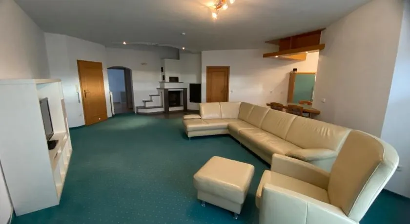 Monteurwohnung , 4 Schlafzimmer, 130qm, Balkon, einzige Wohneinheit im Haus, Parkplatz - Image 1