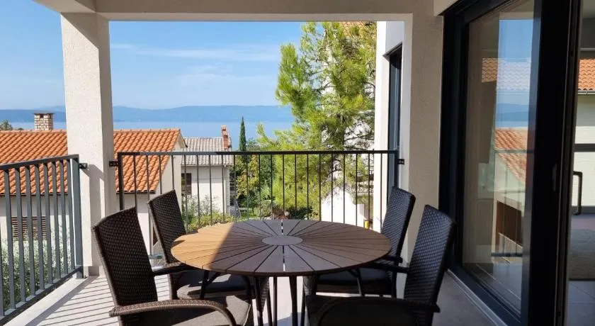 Seabreeze Luxury Apartments - Image 1