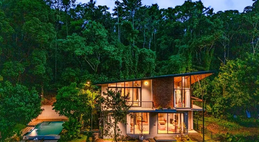 Alaya Boutique Villa with Dam View by VOYE HOMES - Image 1