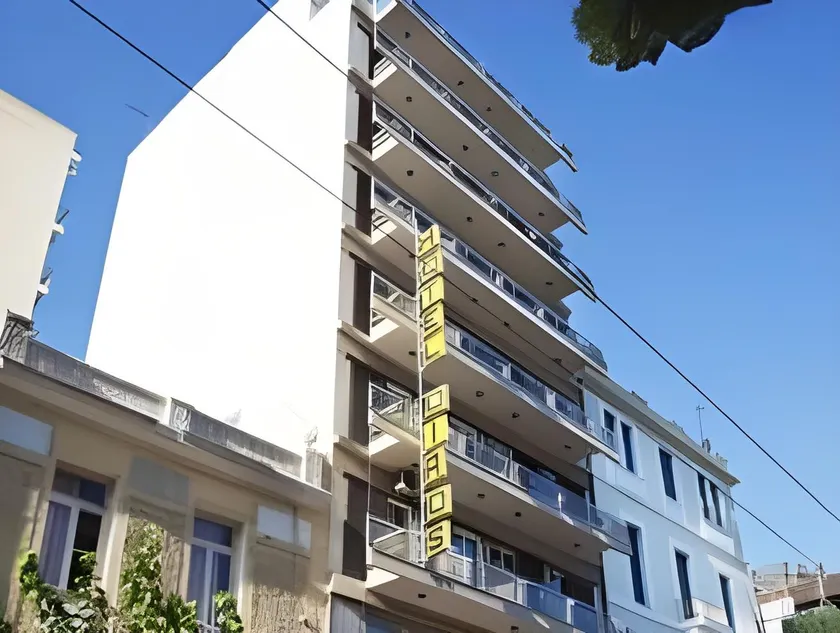 Diros Hotel - Image 1
