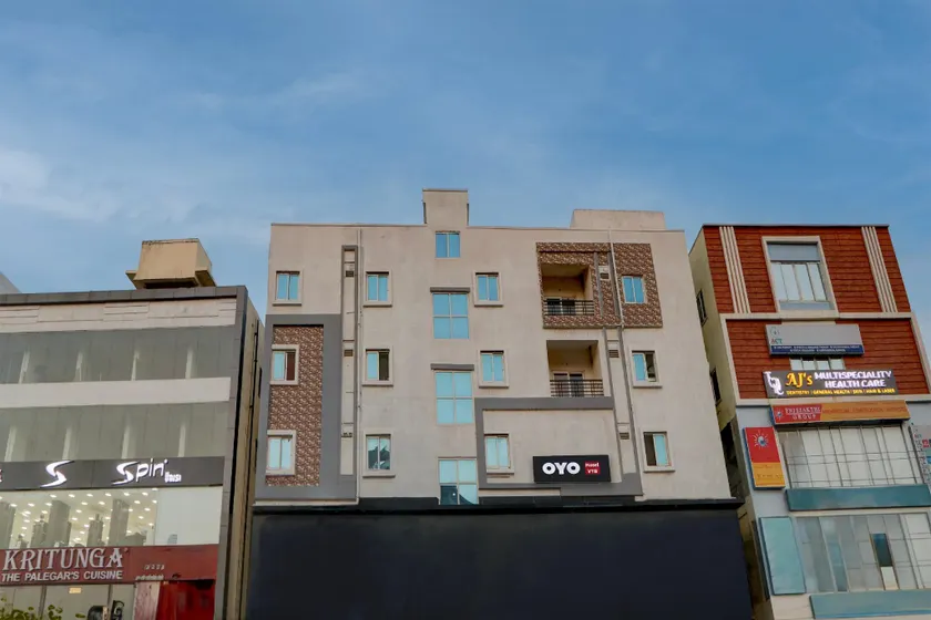 Hotel O Vyb Hotels - Image 1