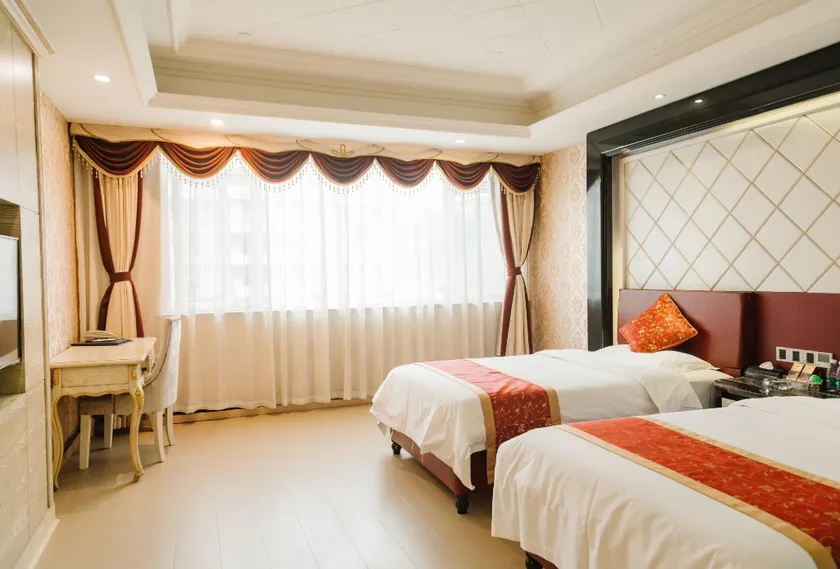 Verona Hotel - Image 1
