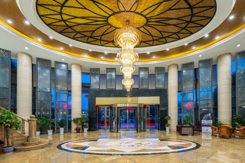 Heping Hotel - Image 1