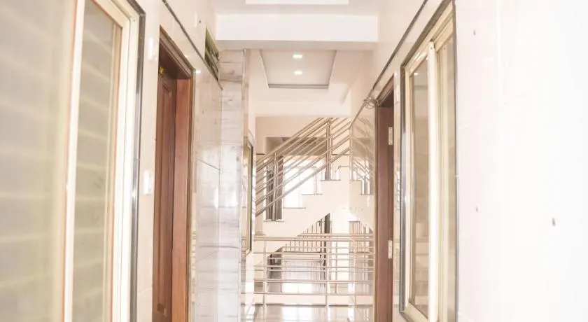 Hotel Koyla Boarding and Lodging - Image 1