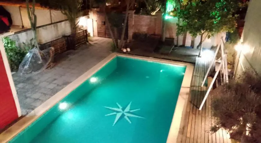 Habitación en villa neo victoriana con piscina - Image 1