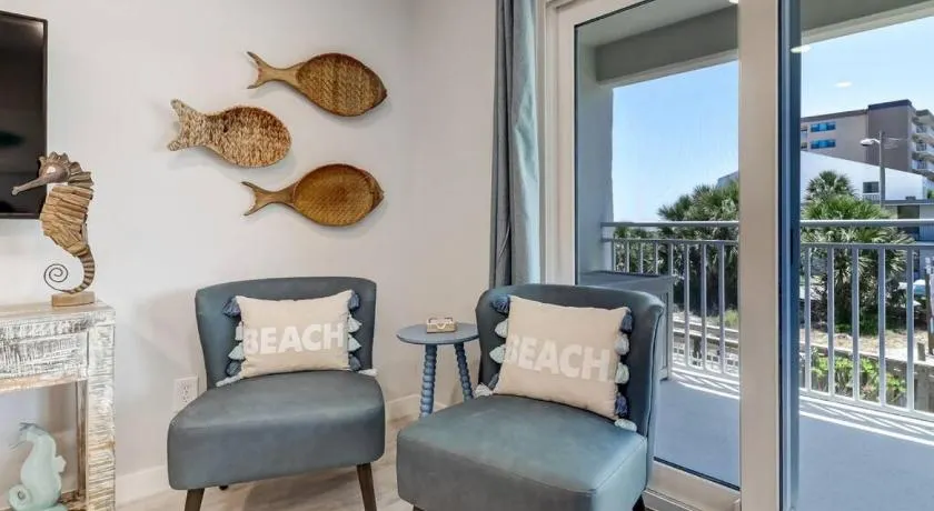 Ketch Courtyard Condo - Oceanview Balcony - Pool - Steps from the Beach - Image 1