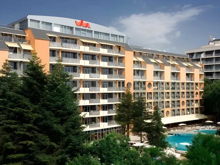 HVD Viva Club Ultra All Inclusive - Private Beach & Free Parking - Image 1