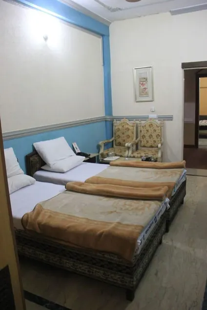 Hotel Mayfair - Image 1
