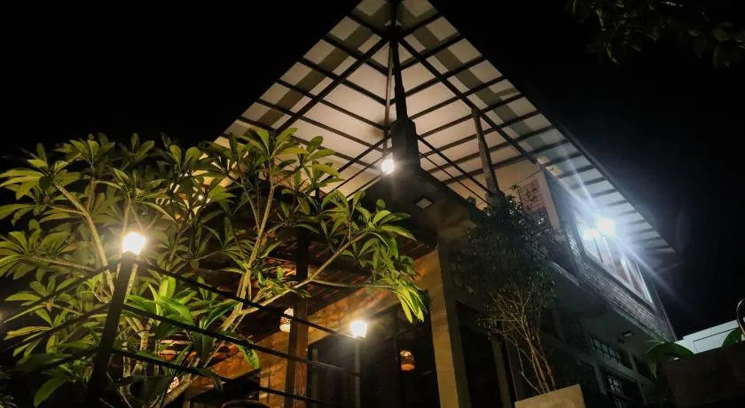 The Lady Cinnamon - Galle - Image 1