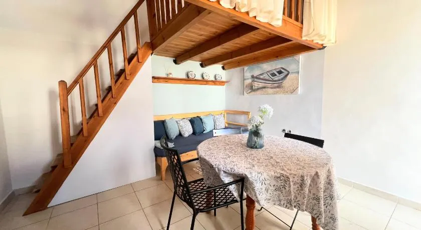 Ambela House Soroni - Image 1