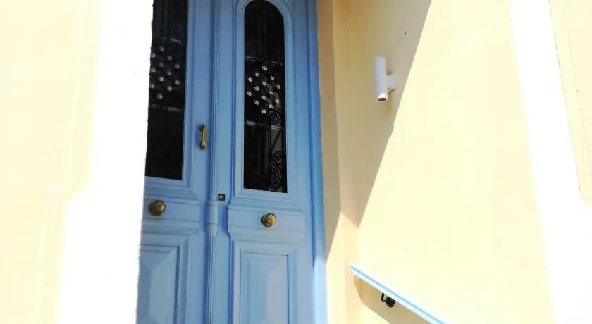 Apollon Hotel - Image 1