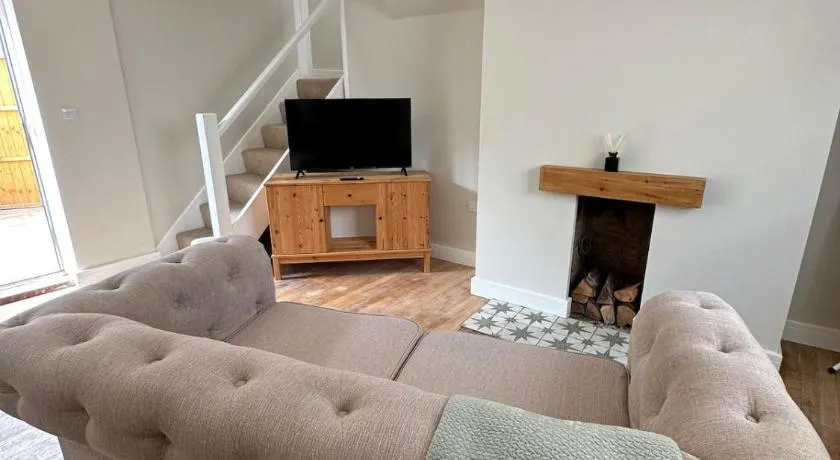 Cosy two bedroom cottage - Image 1