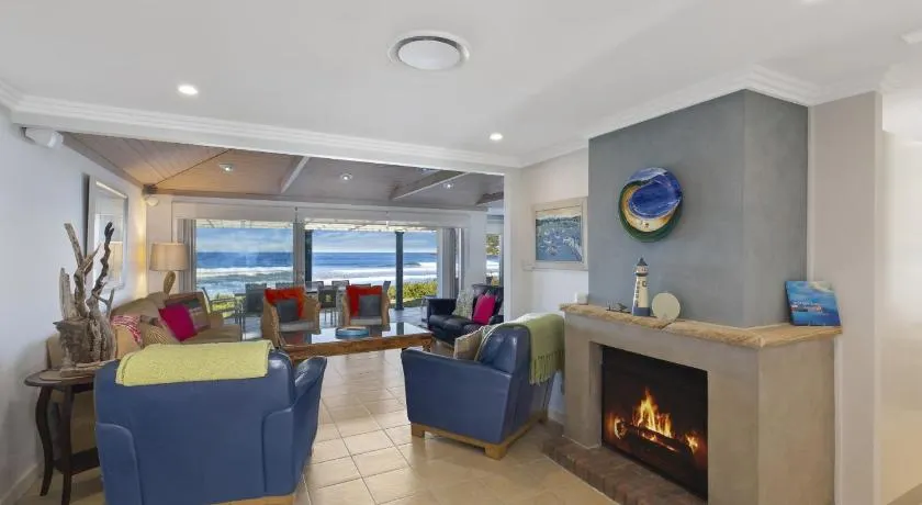 Villa Dandaloo - Absolute Beachfront - Image 1