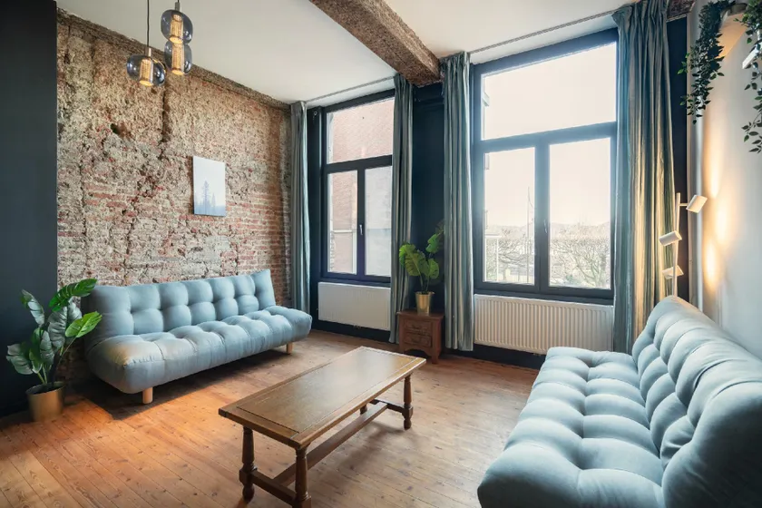 Spacious riverside apartment for 9 - Image 1