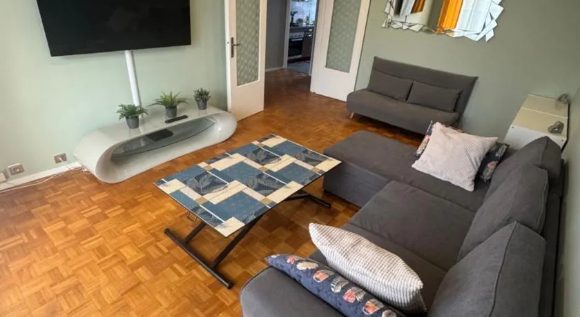 OPEN 24 7 Apartment parking 15' PARIS 3' ATHLETICA - Image 1