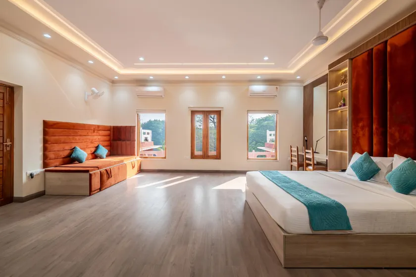 Hotel Ananda Kashi - Image 1