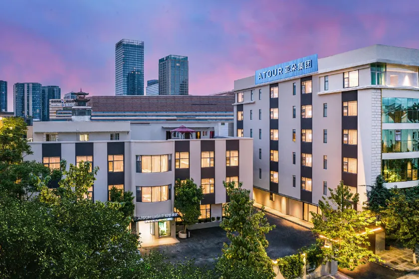 Atour Light Hotel Kunming Dianchi Road South Asia Style First City - Image 1