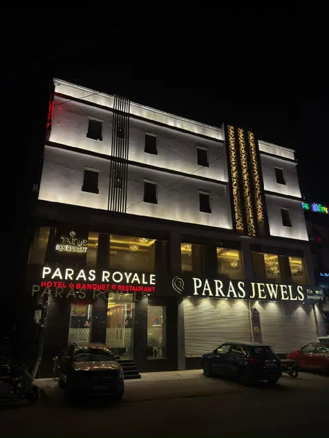 HOTEL PARAS ROYAL - Image 1