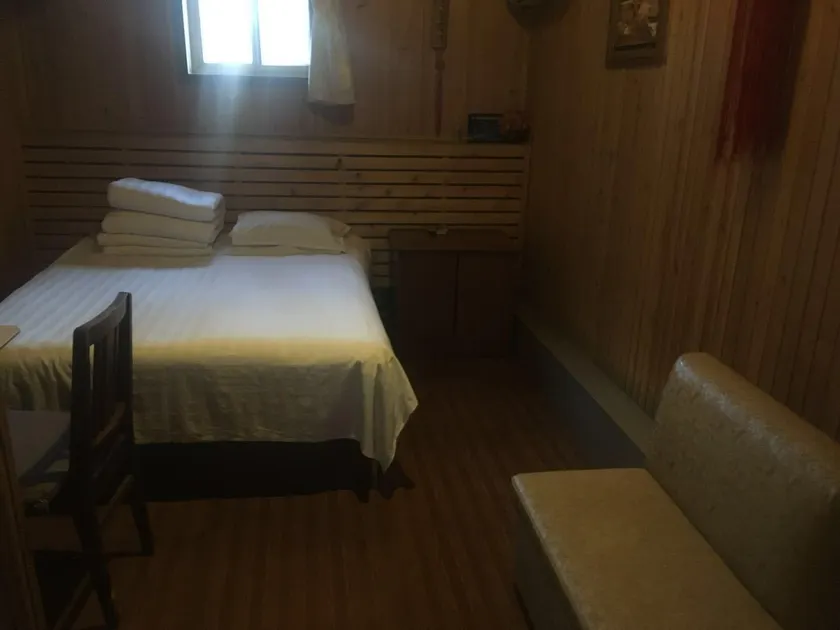 Hong Jing Guest House - Image 1