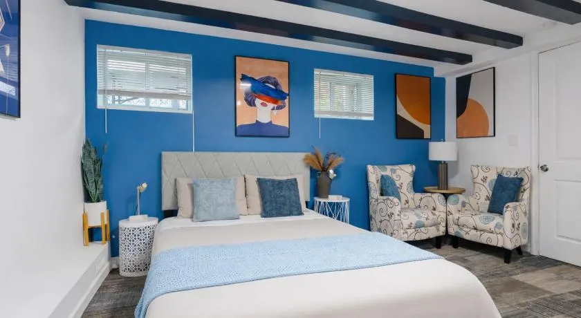2 Bedroom Cozy Gem Manhattan Beach - Image 1