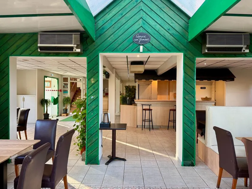 Mot Hotel - Image 1