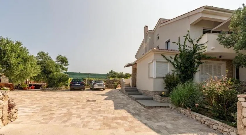 Apartmani Marina - Image 1