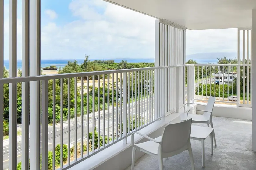 LOISIR Living Suites SERAGAKI - Image 1