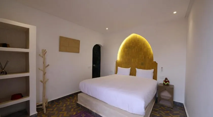 Bohemian lodge guest house - Image 1